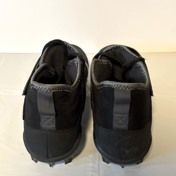 Nike Alpha Black and White Football Cleats Men’s
Size 8.5 - Picture 6 of 9